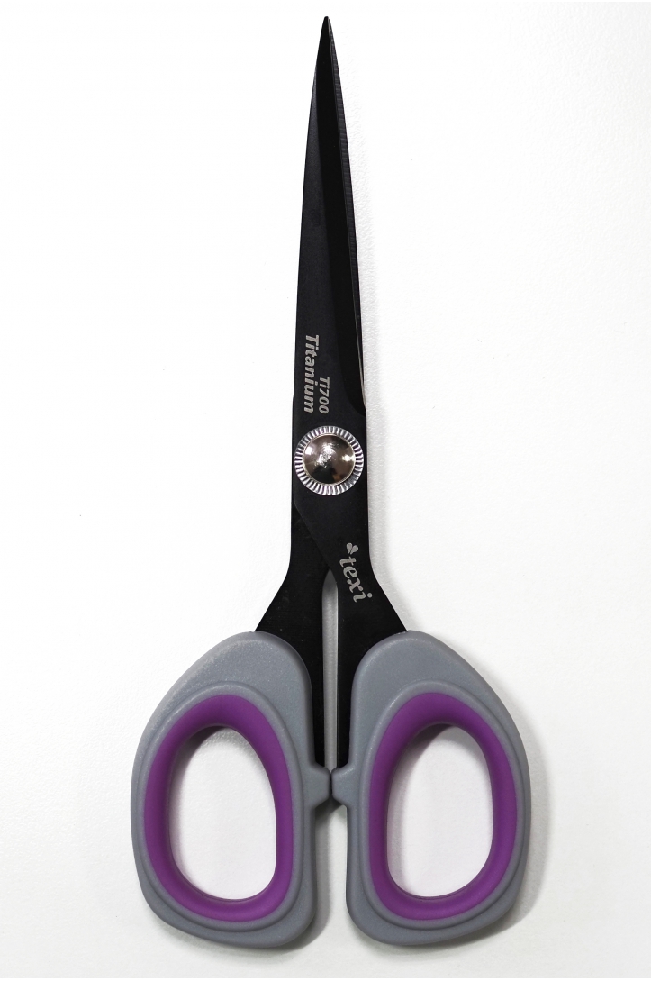 TITANIUM COATED DRESSMAKER SHEARS 7" (18 cm) Ti700