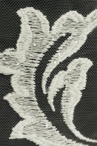 10810