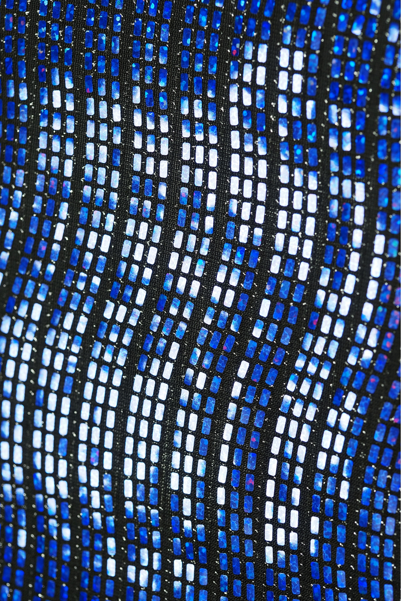 DÜNNE STRICKWARE MIT HOLO C389