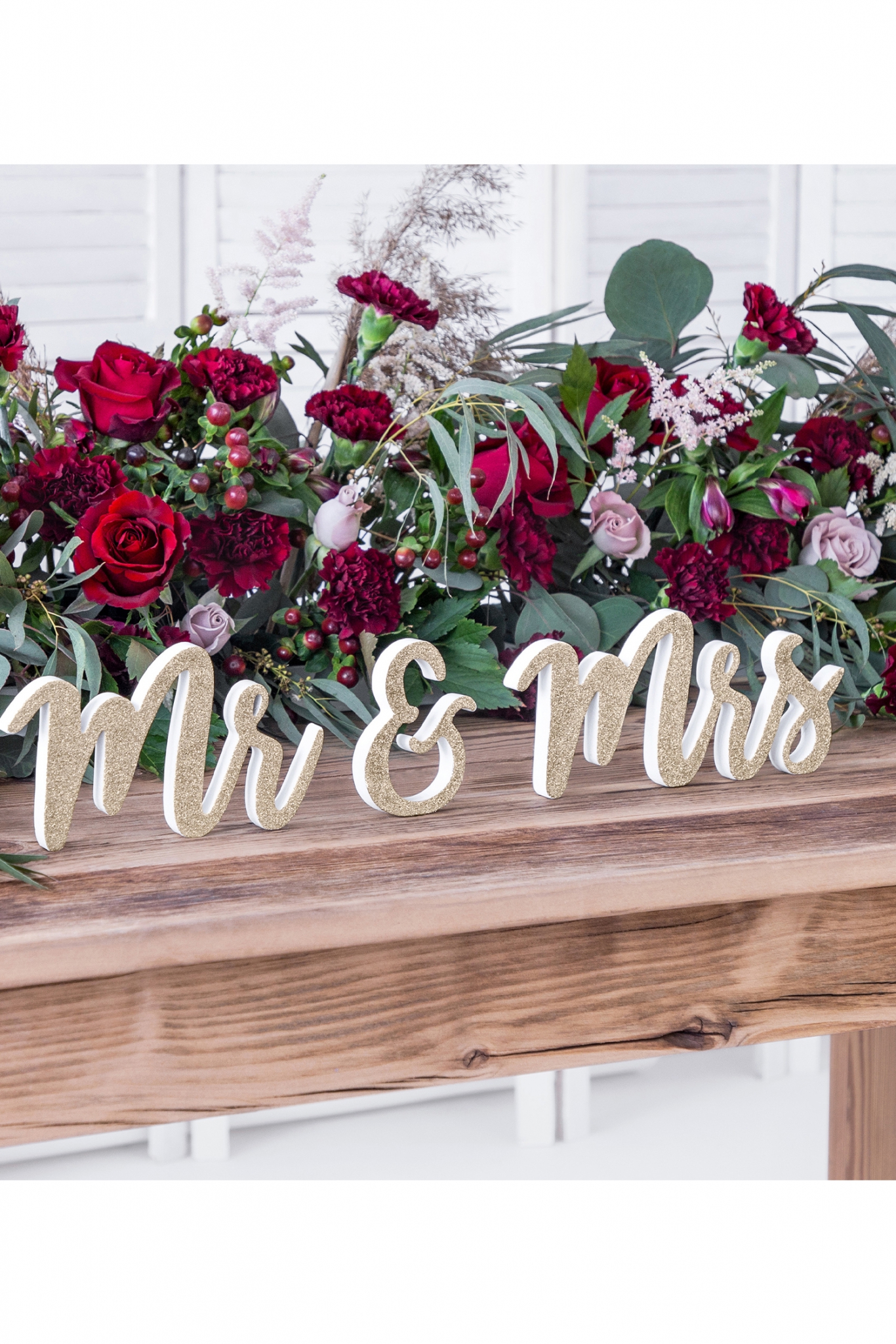 Wooden inscription Mr & Mrs, gold, 50x10cm