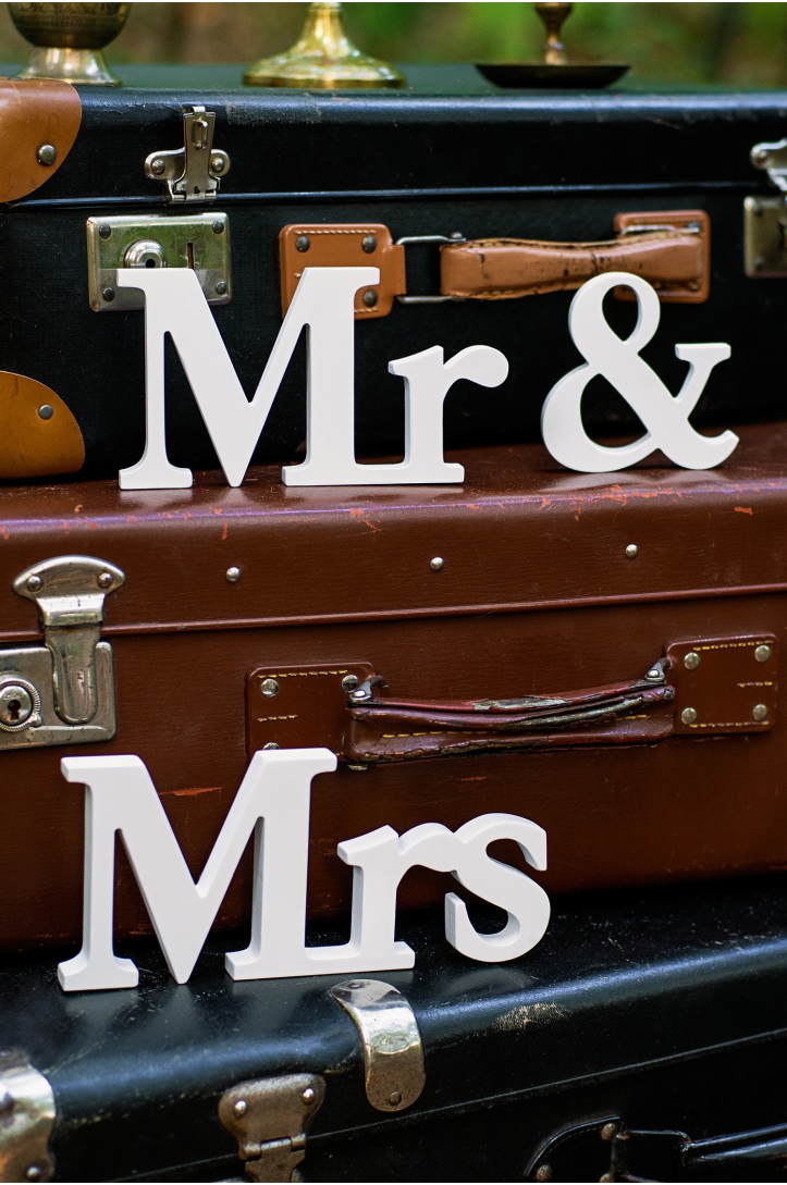 Holzaufschrift Mr & Mrs, weiß, 50x9,5cm