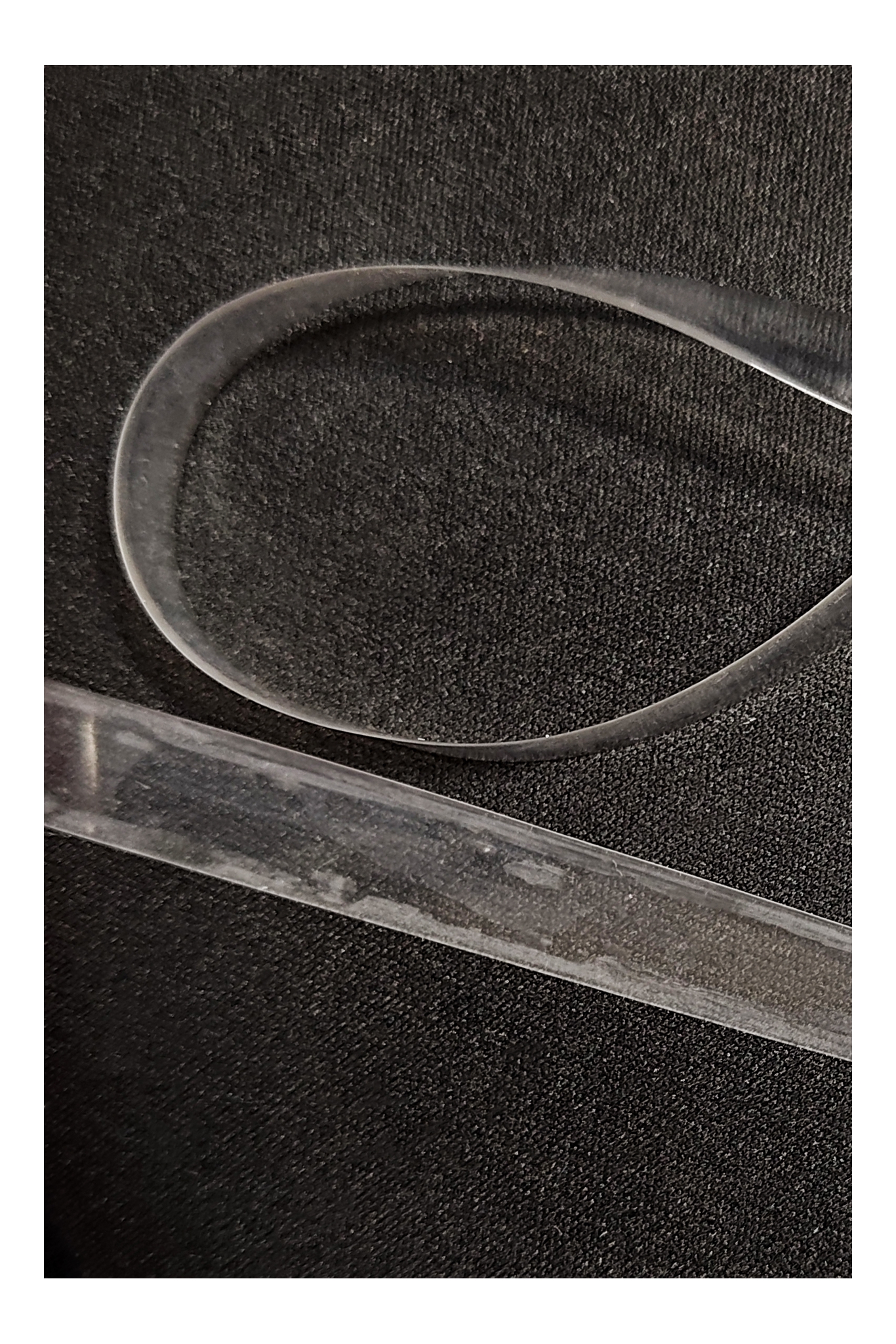 Halb transparentes elastisches Band