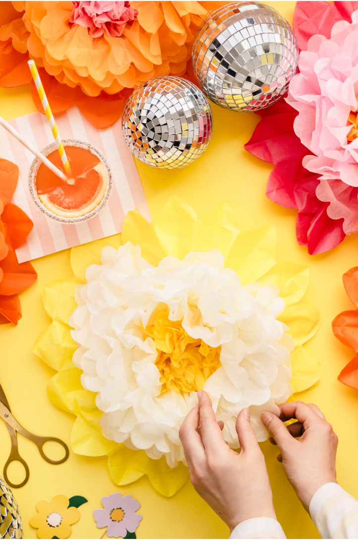 Papierblumen-Dekorationen mix