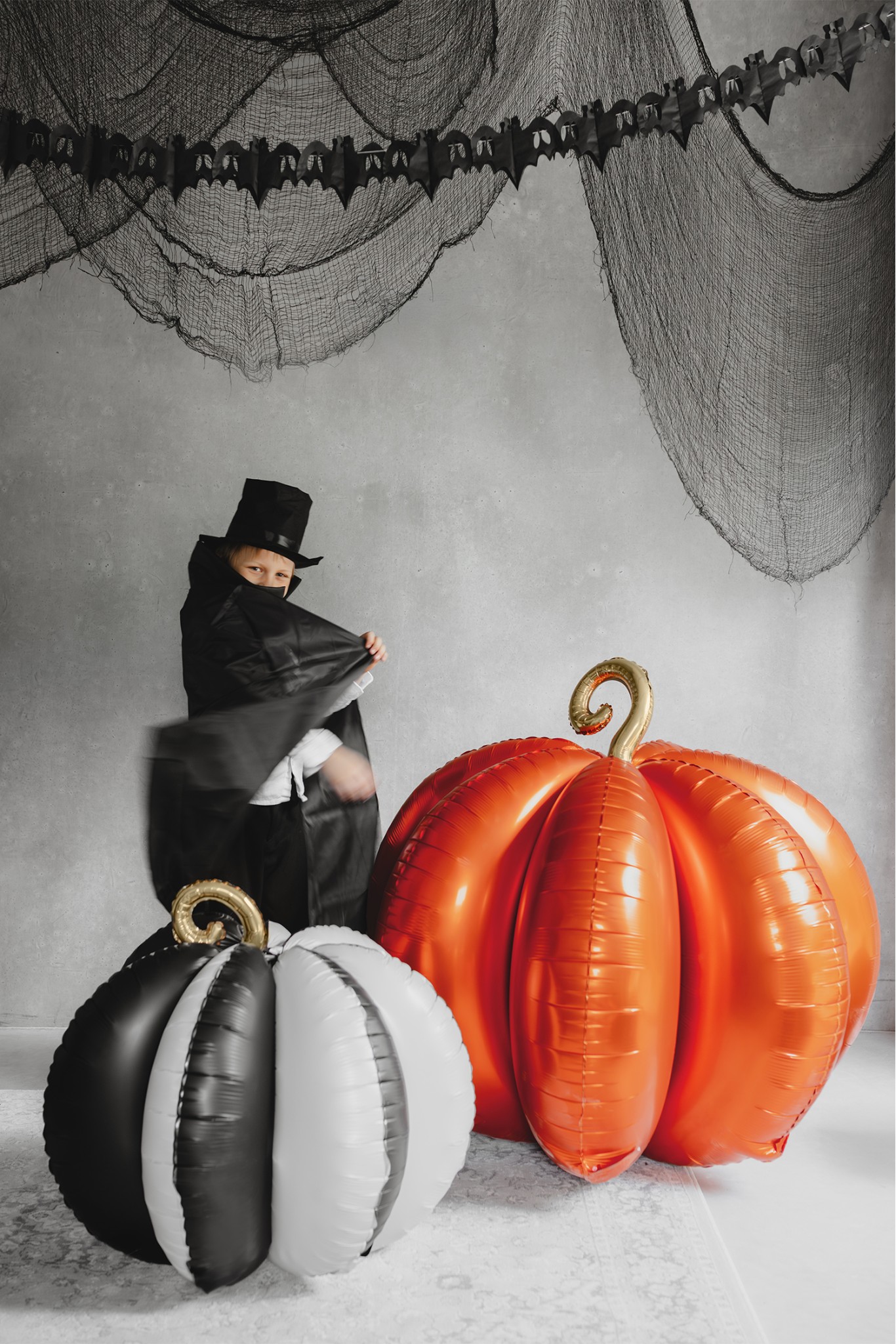Standing 3D foil balloon Pumpkin 3D Black&White 58 x 58 cm