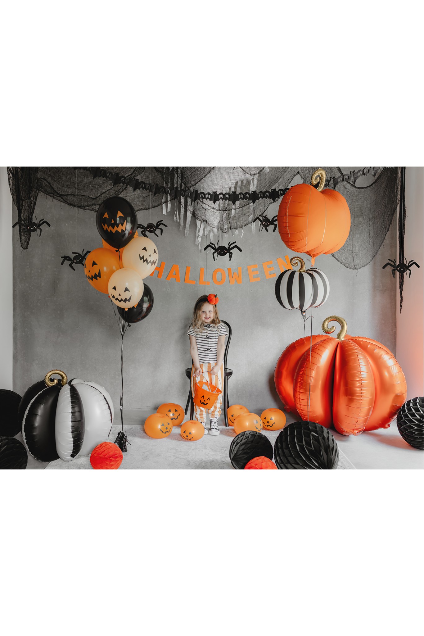 Standing 3D foil balloon Pumpkin 3D Black&White 58 x 58 cm