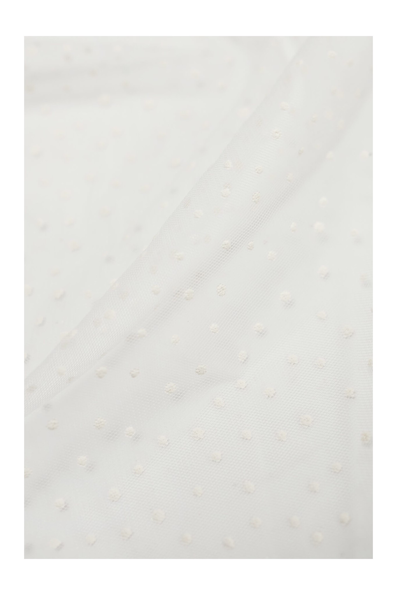 SOFT TULLE WITH DOTS P8-208