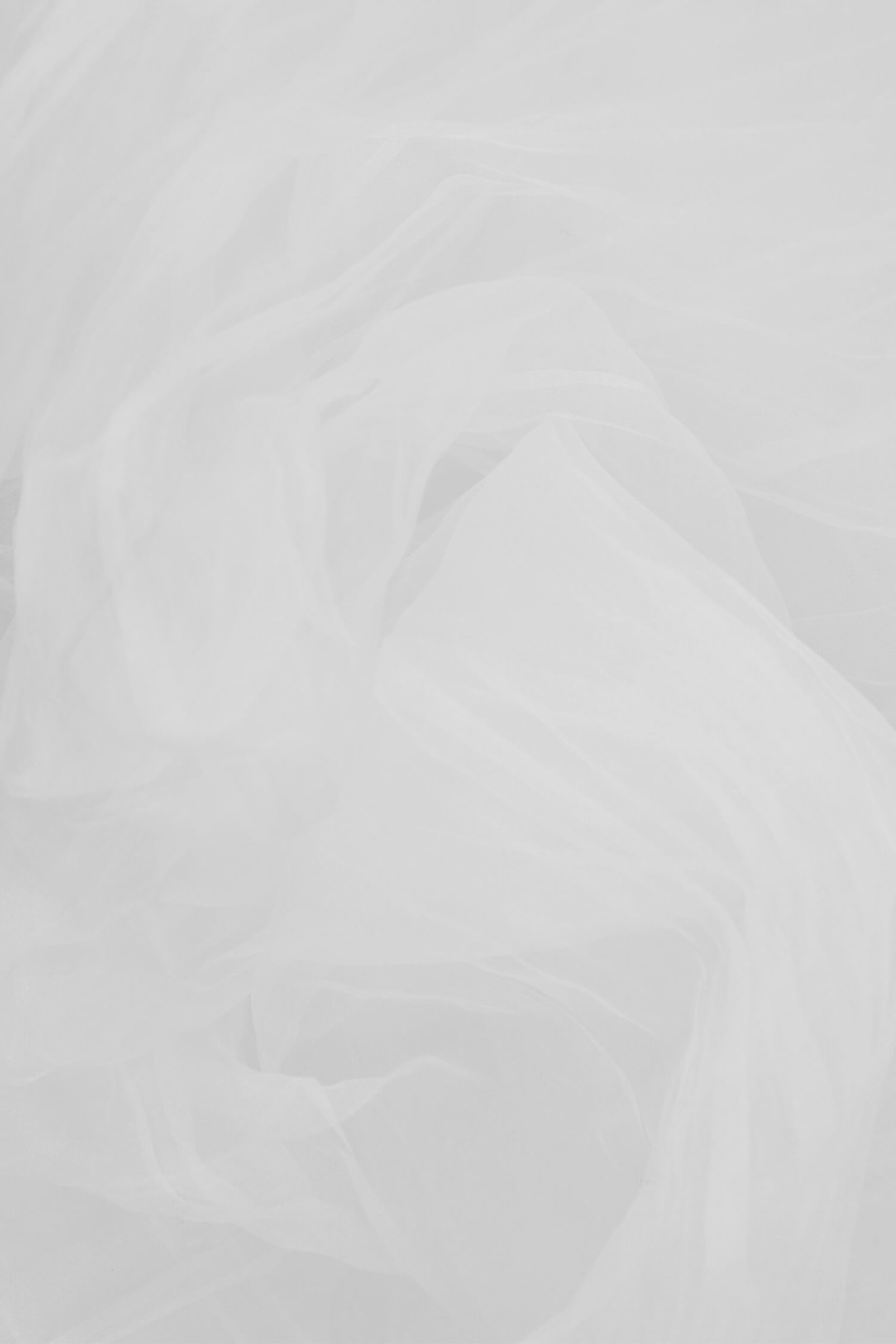 CRUMPLED ORGANZA white