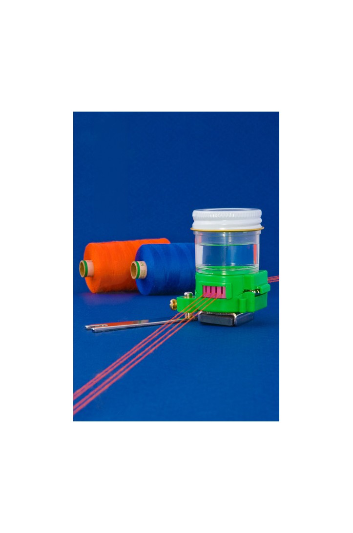 Thread lubricating box