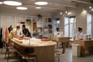 Rodzaje tiulu do sukienki - który tiul wybrać do projektu ślubnego lub wieczorowego?